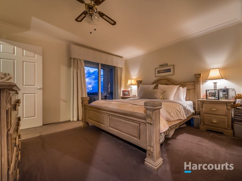 32 Mainsail Drive, Ocean Reef WA 6027