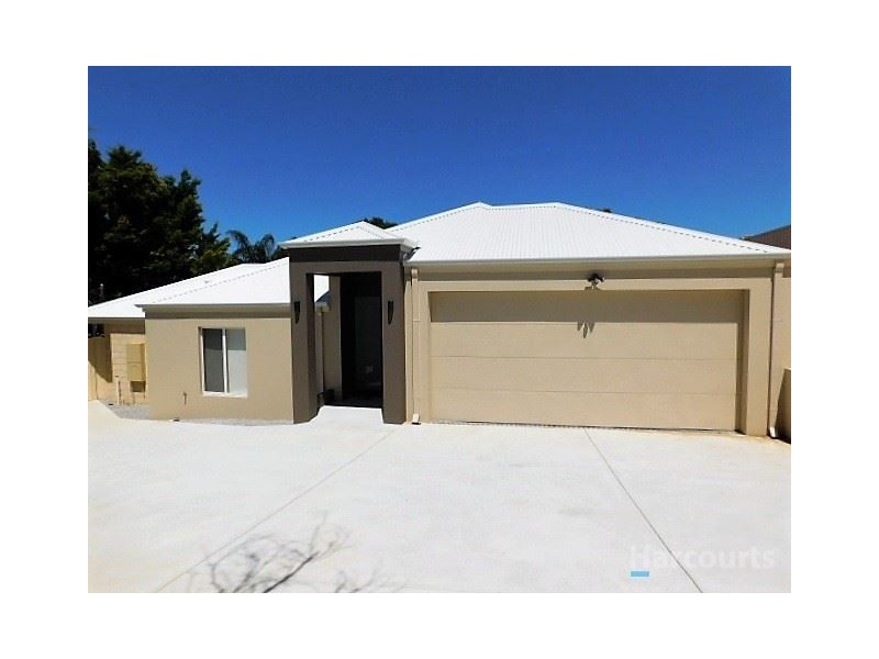 8 Gallop Close, Heathridge WA 6027