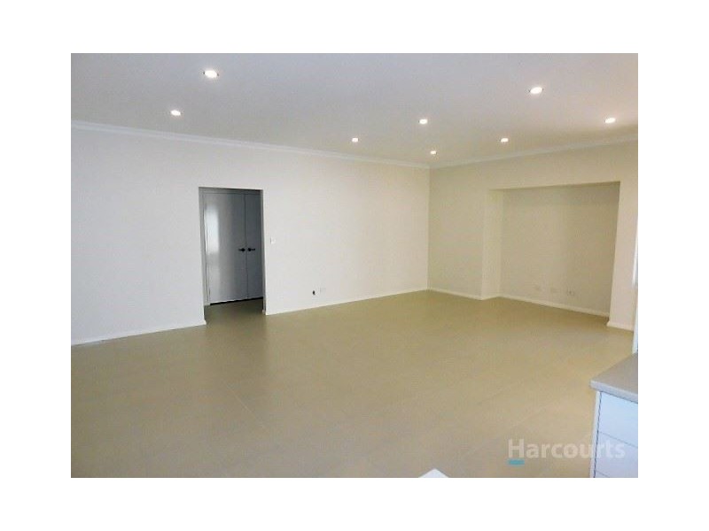 8 Gallop Close, Heathridge WA 6027