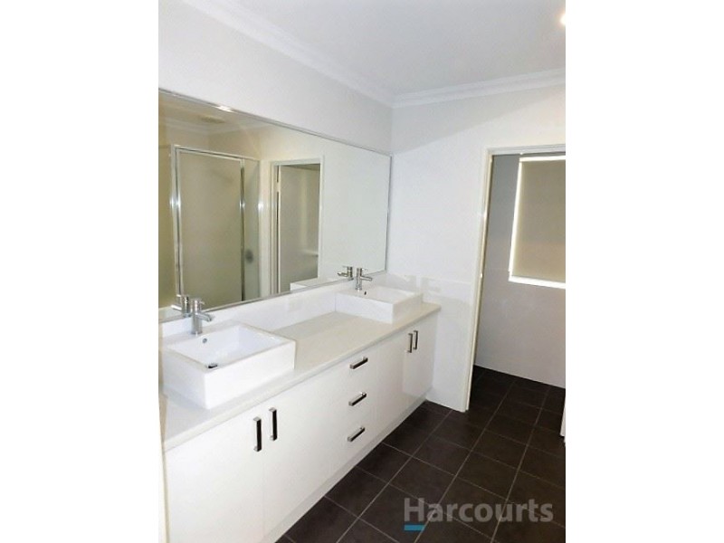 8 Gallop Close, Heathridge WA 6027