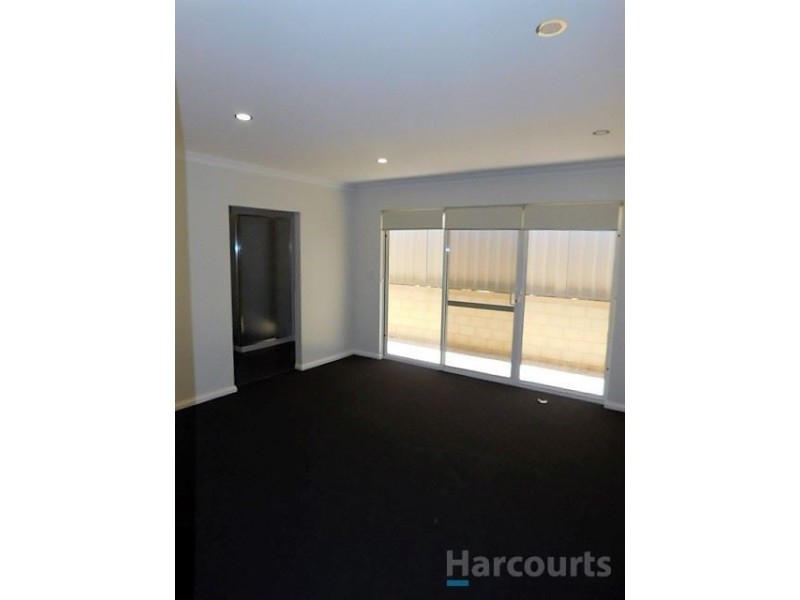 8 Gallop Close, Heathridge WA 6027
