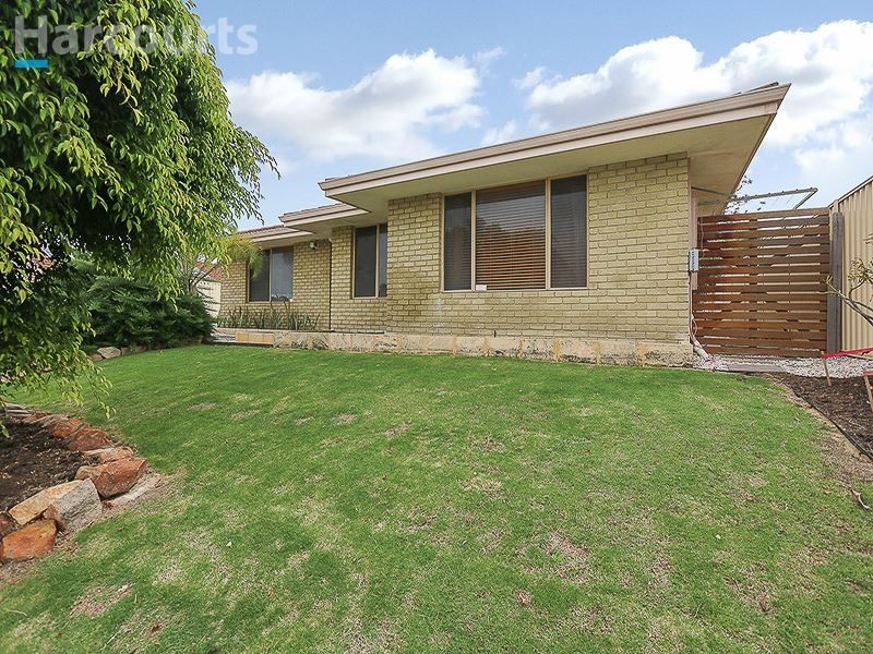 32 Berkeshire Drive, Beldon WA 6027