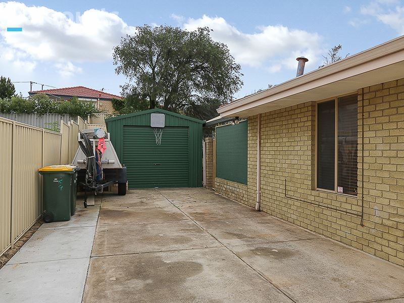 32 Berkeshire Drive, Beldon WA 6027