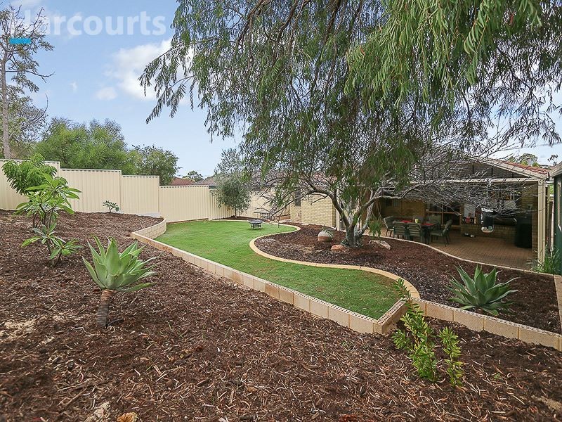 32 Berkeshire Drive, Beldon WA 6027