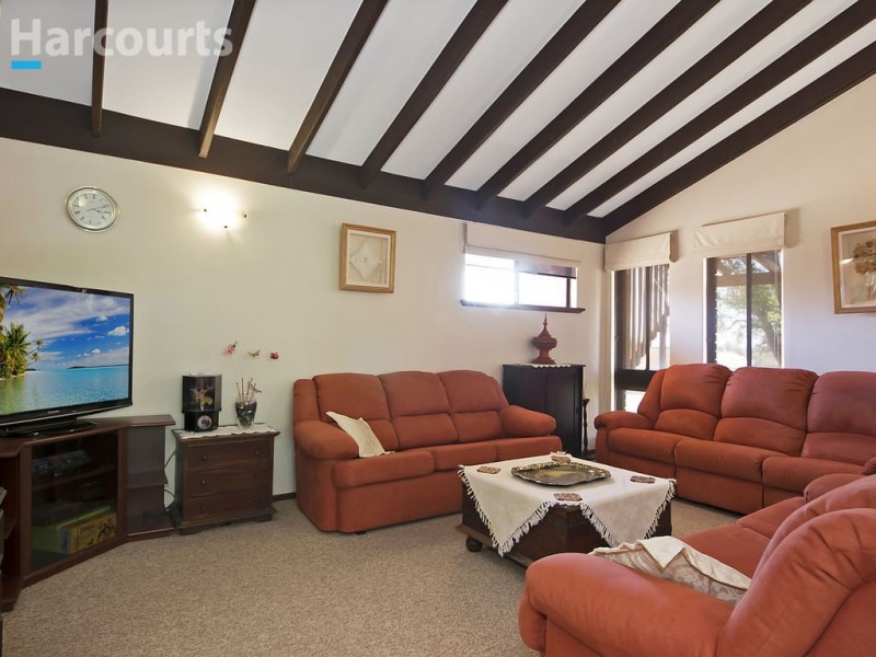 8 Wentworth Way, Padbury WA 6025