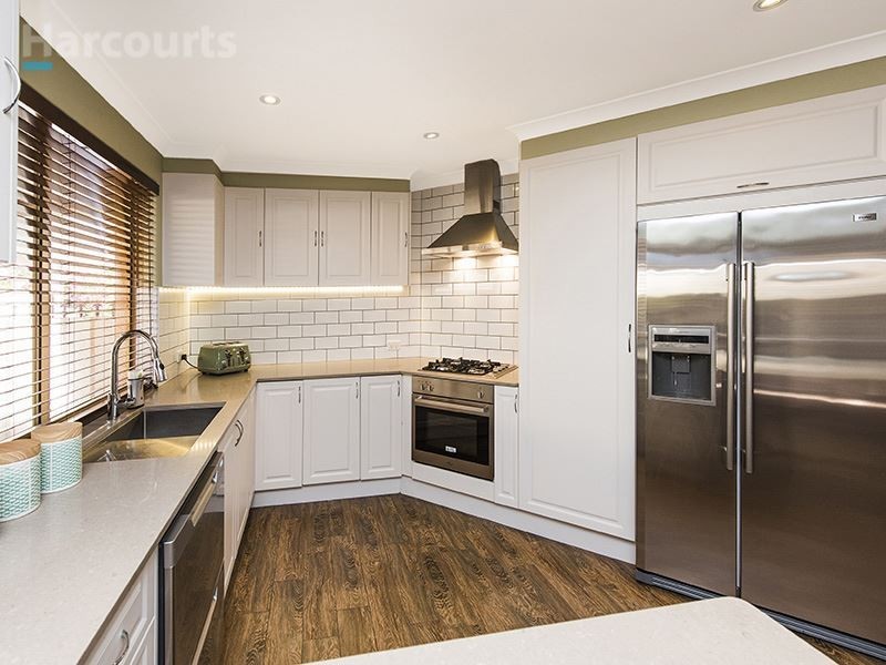 7 Bibbulmun Entrance, Sinagra WA 6065