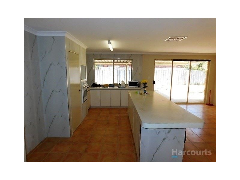 18 Rothesay Heights, Mindarie WA 6030