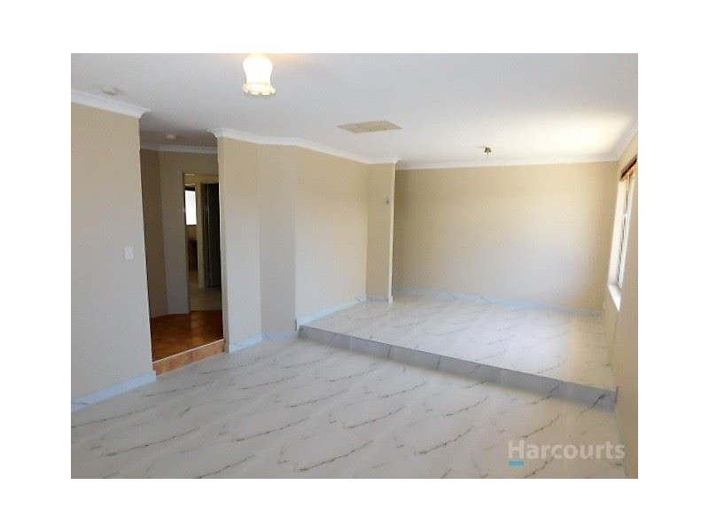 18 Rothesay Heights, Mindarie WA 6030