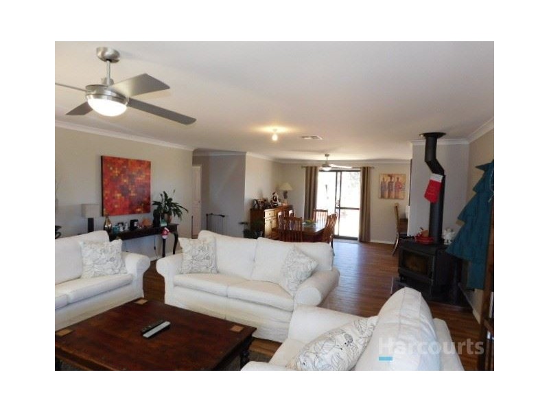 104 Ridgewood Loop, Bullsbrook WA 6084