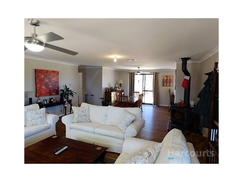 104 Ridgewood Loop, Bullsbrook WA 6084