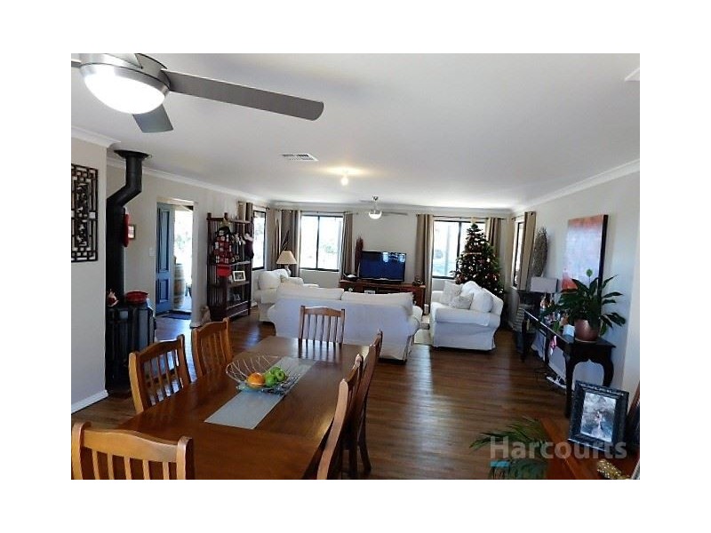 104 Ridgewood Loop, Bullsbrook WA 6084