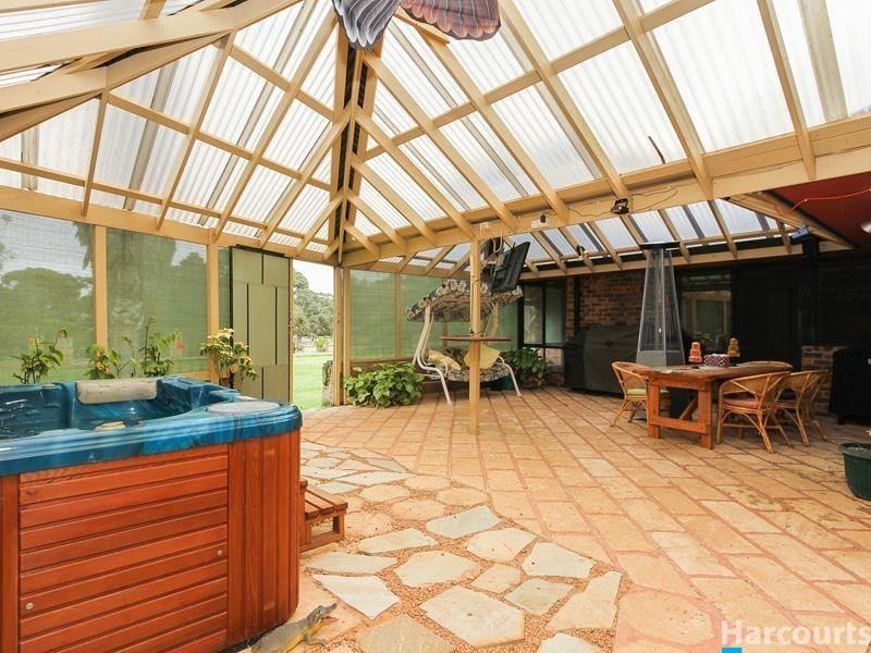 8 Hillcrest Ridge, Woodridge WA 6041