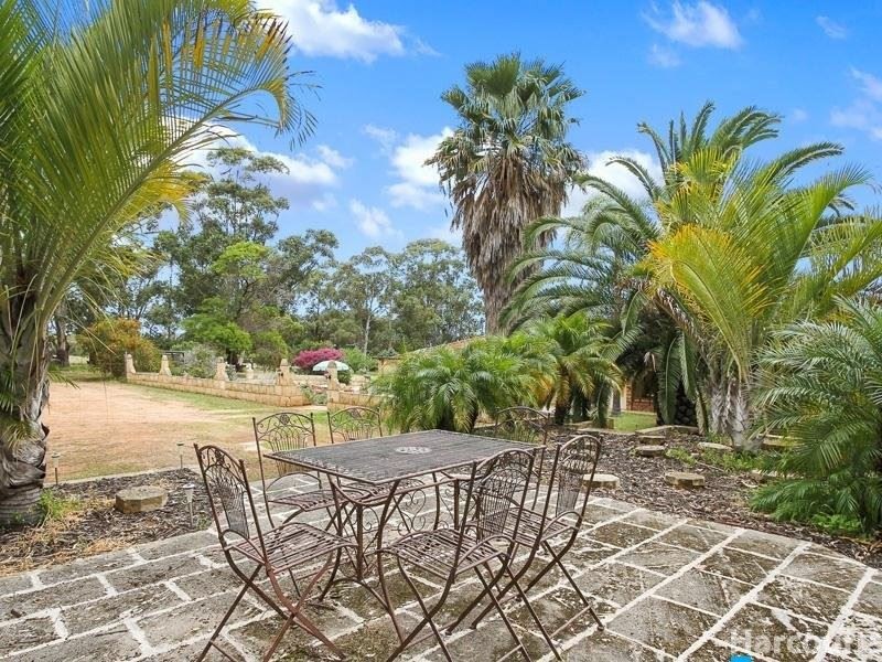 8 Hillcrest Ridge, Woodridge WA 6041