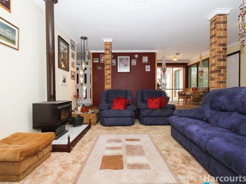 8 Hillcrest Ridge, Woodridge WA 6041