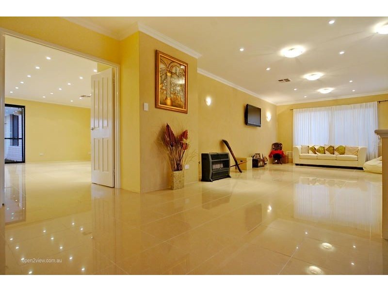 2 Kulana Way, Carramar WA 6031