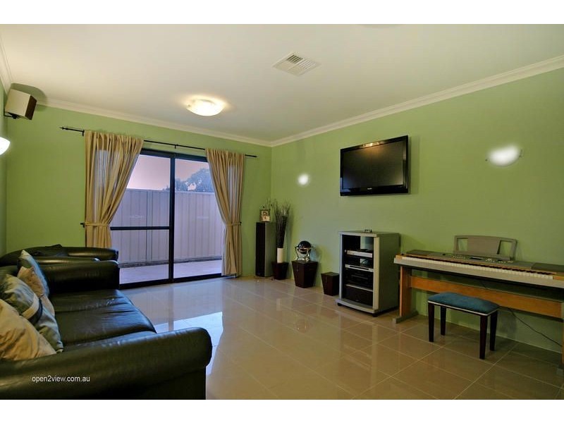 2 Kulana Way, Carramar WA 6031