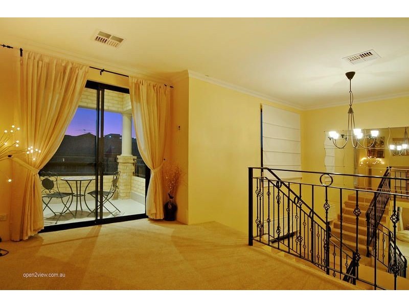 2 Kulana Way, Carramar WA 6031