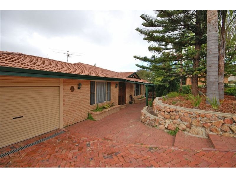 4 Chipala Court, Edgewater WA 6027
