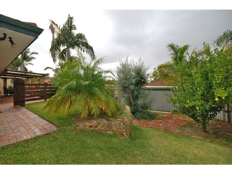 4 Chipala Court, Edgewater WA 6027