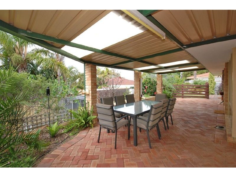 4 Chipala Court, Edgewater WA 6027