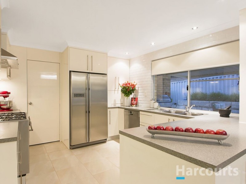 6 Tynron Way, Kinross WA 6028