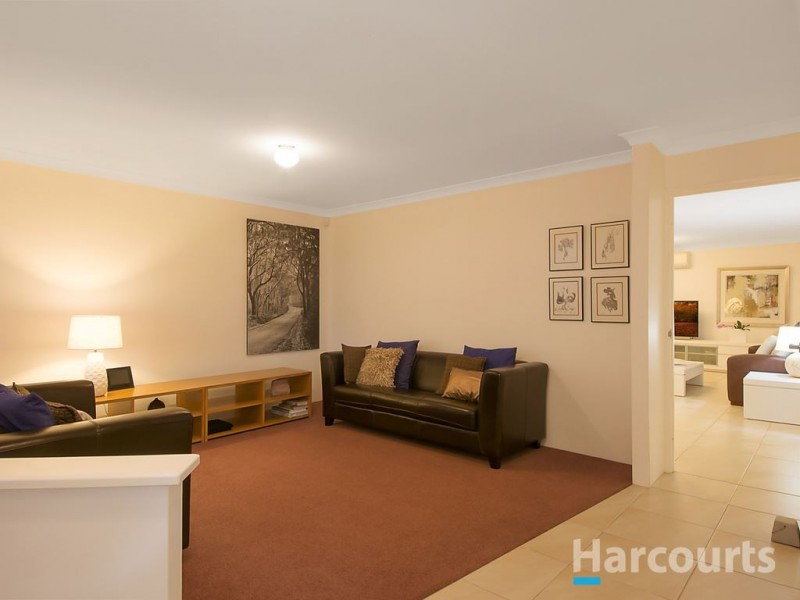 6 Tynron Way, Kinross WA 6028