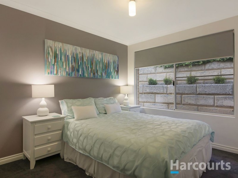 6 Tynron Way, Kinross WA 6028