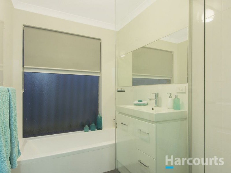 6 Tynron Way, Kinross WA 6028