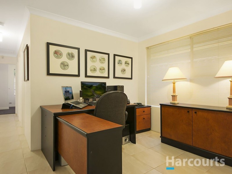 6 Tynron Way, Kinross WA 6028