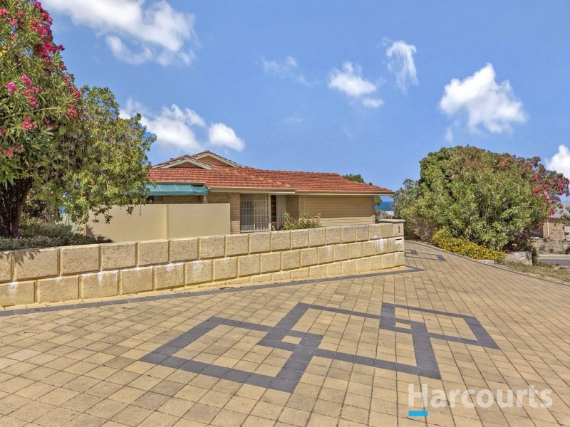 2 Volunteer Place, Ocean Reef WA 6027