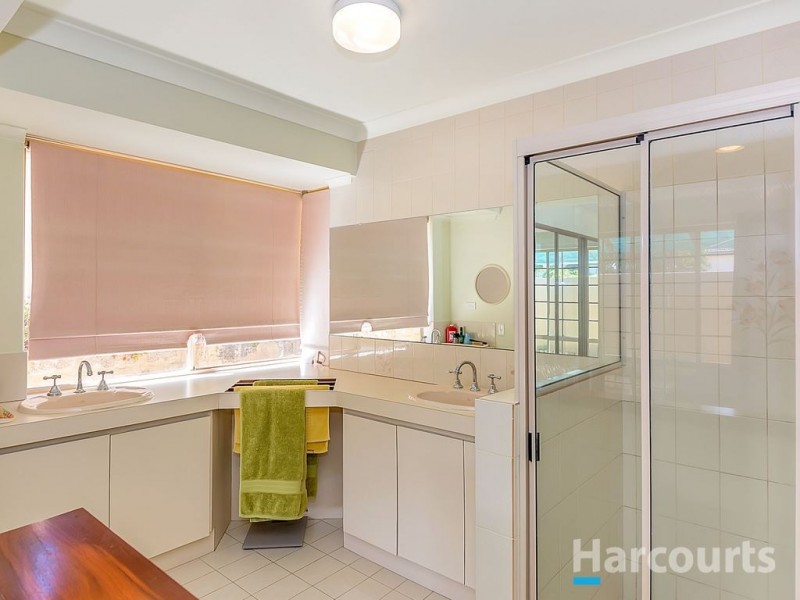 2 Volunteer Place, Ocean Reef WA 6027