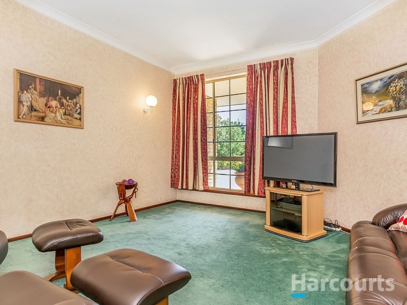 2 Volunteer Place, Ocean Reef WA 6027