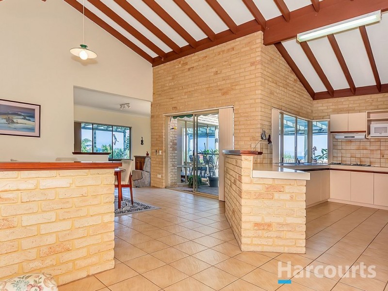 2 Volunteer Place, Ocean Reef WA 6027