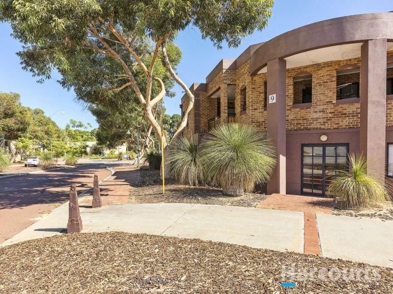 4/9 Lakeside Drive, Joondalup WA 6027