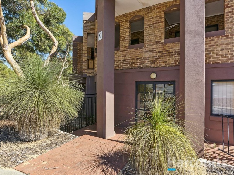 4/9 Lakeside Drive, Joondalup WA 6027