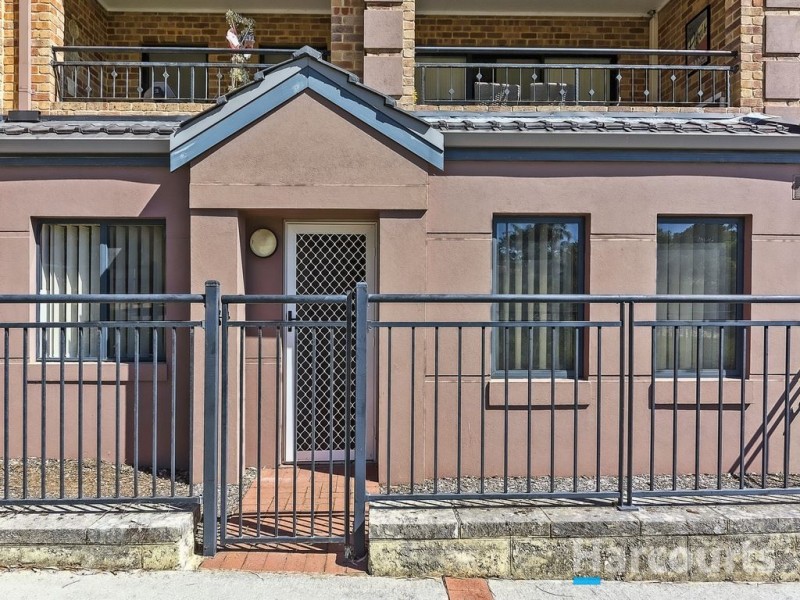 4/9 Lakeside Drive, Joondalup WA 6027