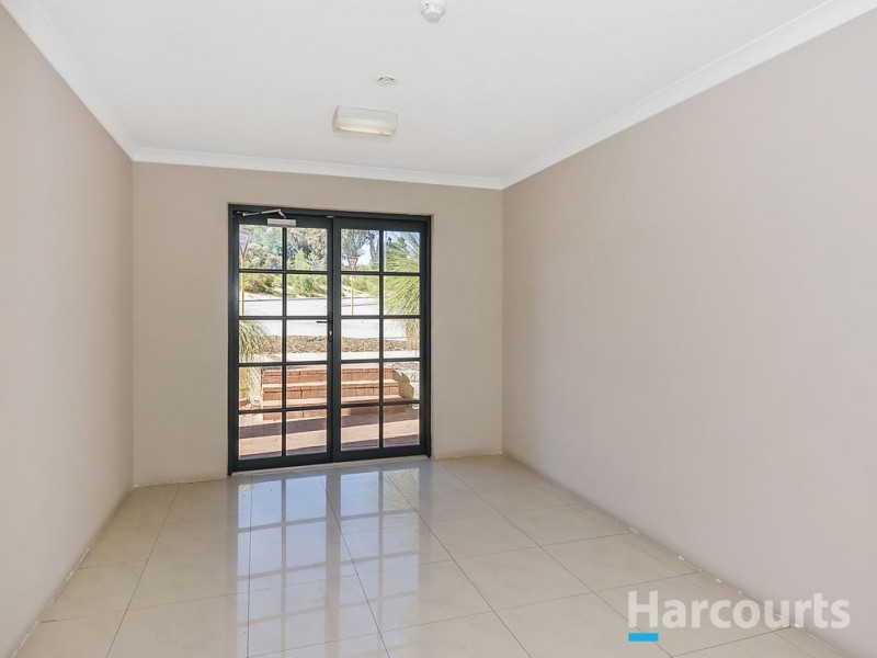 4/9 Lakeside Drive, Joondalup WA 6027