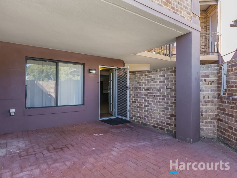 4/9 Lakeside Drive, Joondalup WA 6027