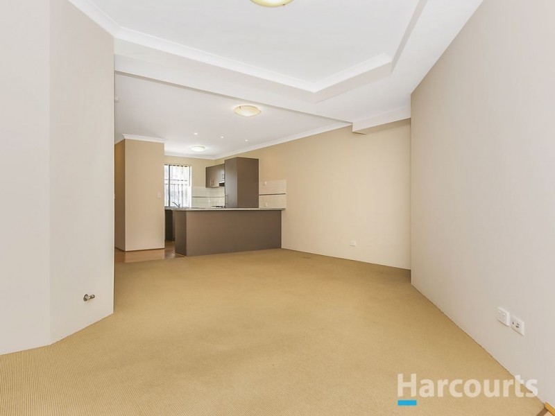 4/9 Lakeside Drive, Joondalup WA 6027