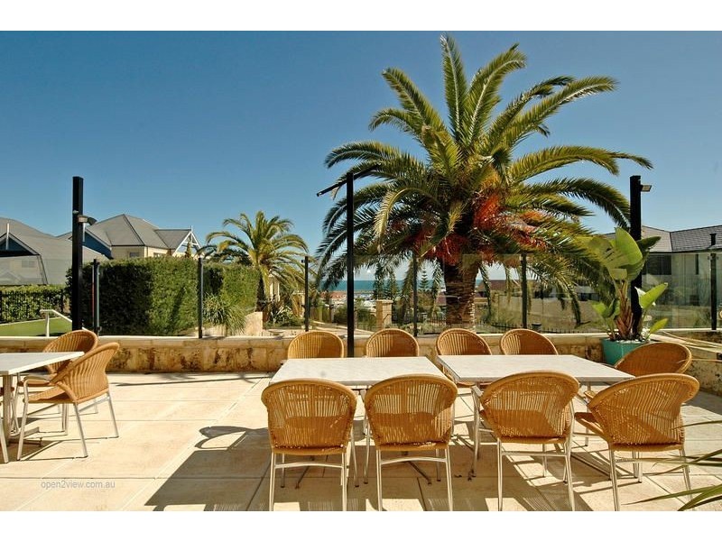 16 The Avenue, Mindarie WA 6030