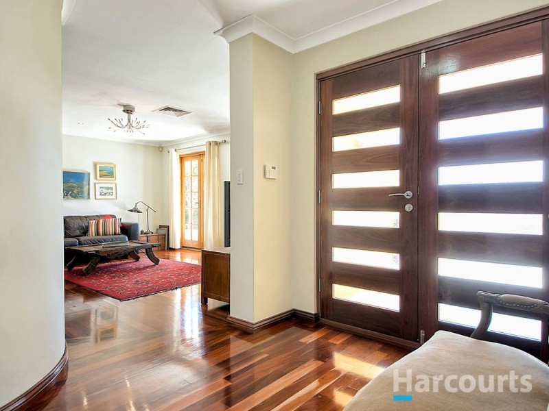 11 Milne Court, Ocean Reef WA 6027