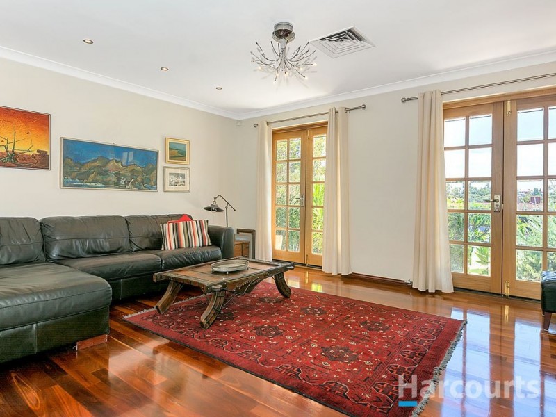 11 Milne Court, Ocean Reef WA 6027