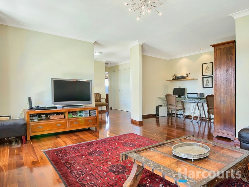 11 Milne Court, Ocean Reef WA 6027