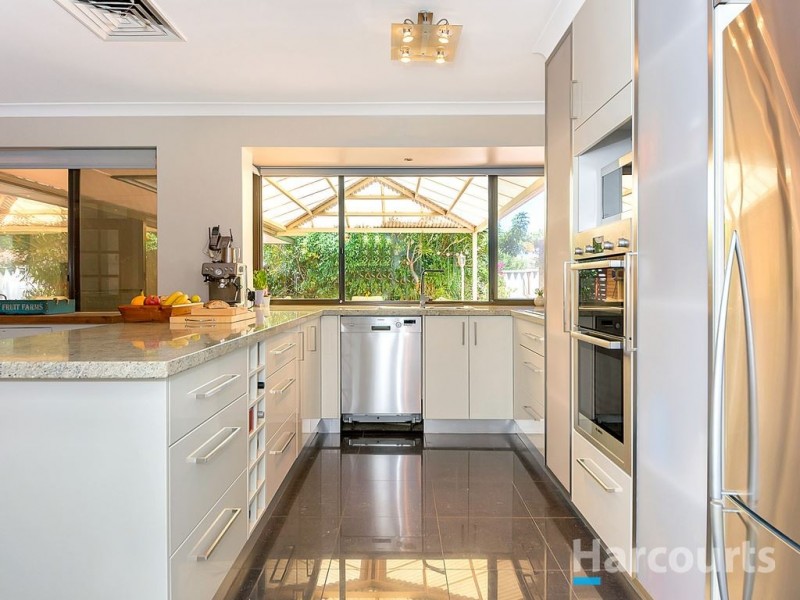 11 Milne Court, Ocean Reef WA 6027