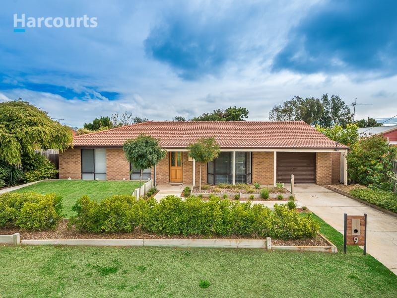 9 Redruth Court, Yanchep WA 6035