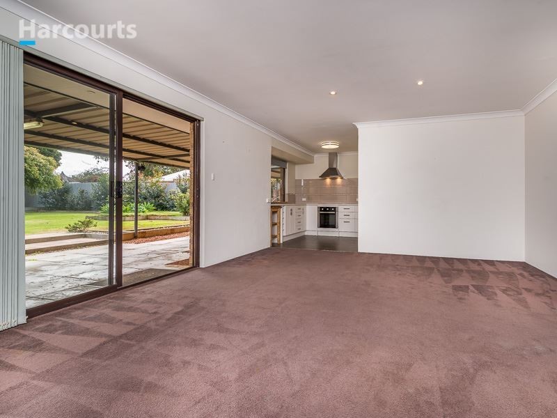 9 Redruth Court, Yanchep WA 6035