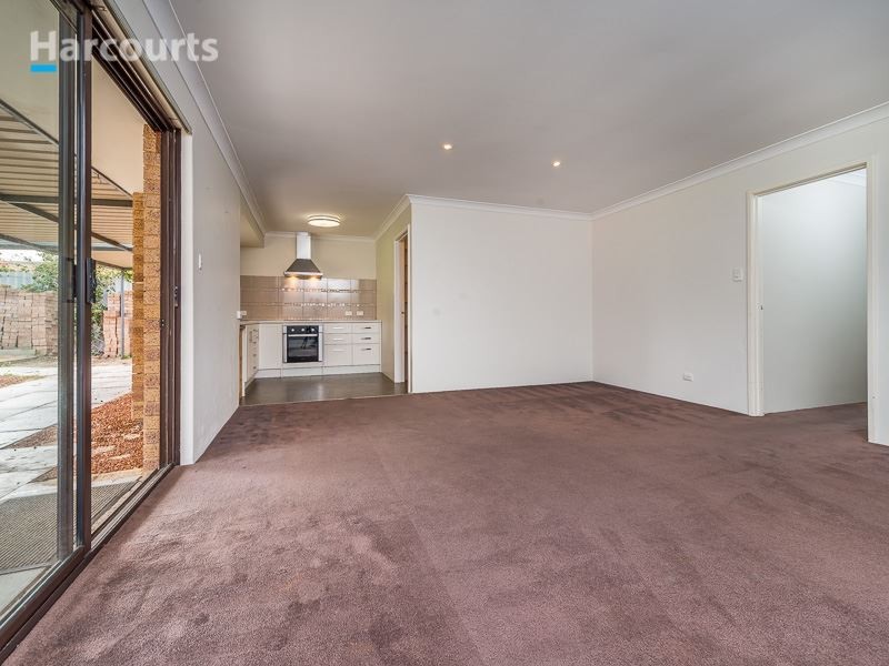 9 Redruth Court, Yanchep WA 6035