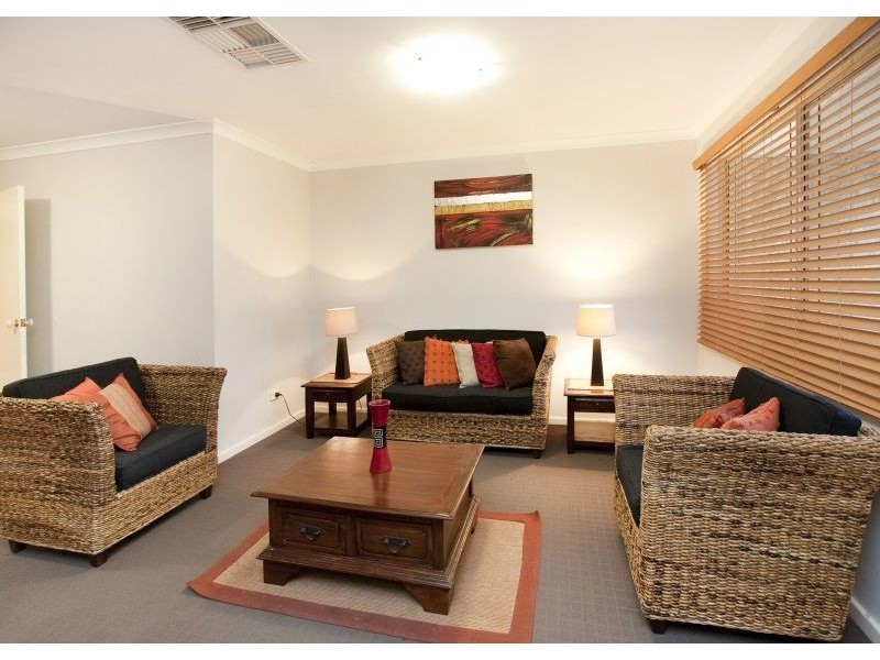 24 Arbroath Circle, Kinross WA 6028