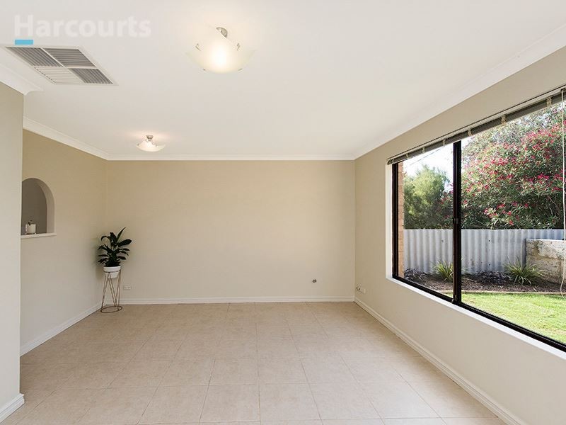 8 Gallop Close, Heathridge WA 6027