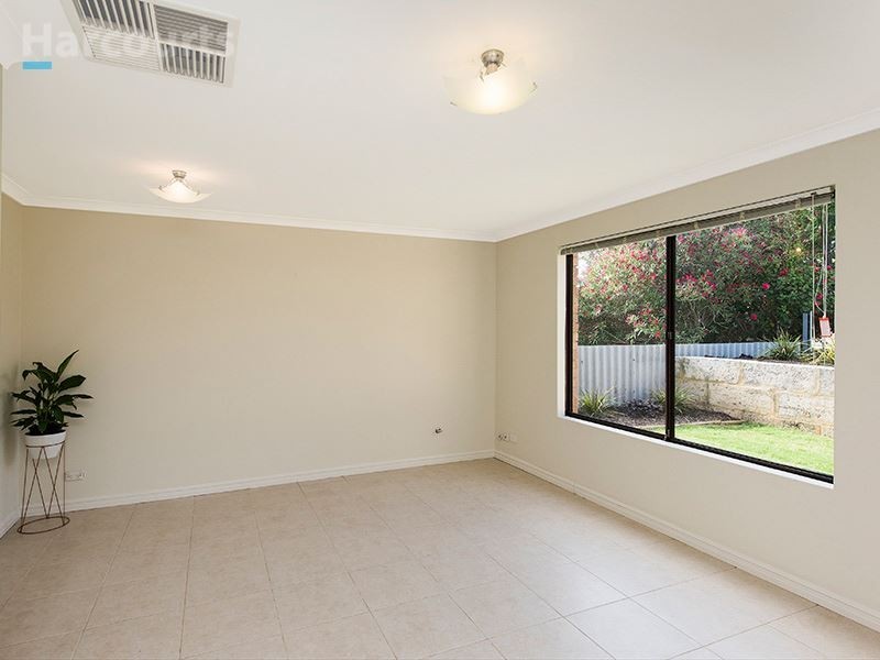 8 Gallop Close, Heathridge WA 6027